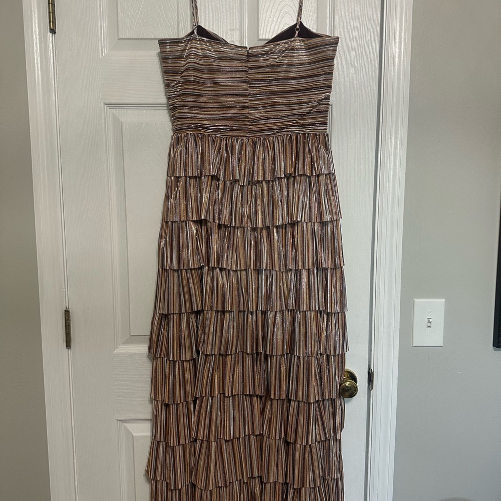 Grace Metallic Plisse Sweetheart Neck Cut-Out Tiered Dress - Picture 3 of 4